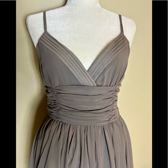 Gray TWELVE by TWELVE Short Dress W Blue Gray Feathers on Skirt! Size 4 - Picture 3 of 13